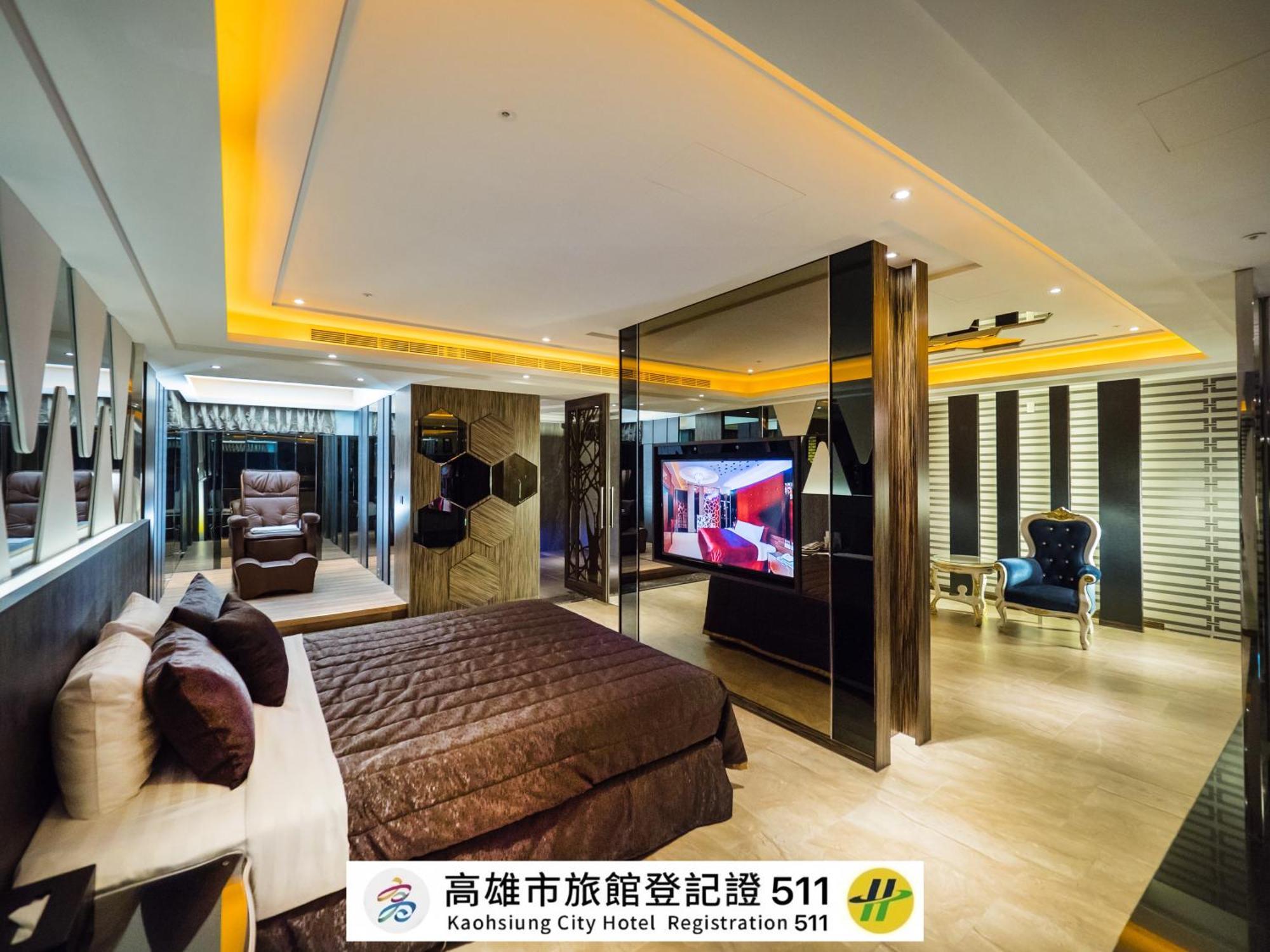 薇風情汽車旅館 - 鳳山館 Kaohsiung Dış mekan fotoğraf