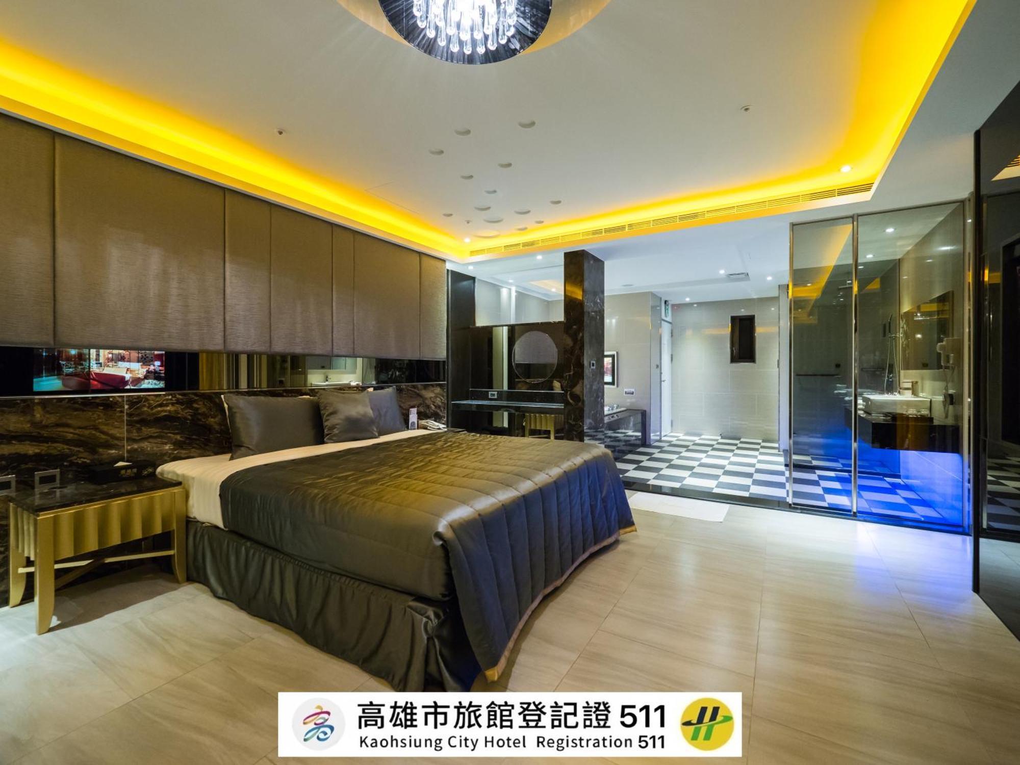 薇風情汽車旅館 - 鳳山館 Kaohsiung Dış mekan fotoğraf